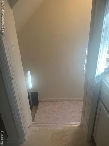 8282 Sussex Street, Detroit, MI 48228