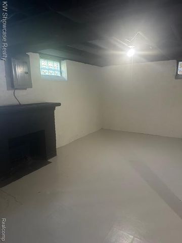 8282 Sussex Street, Detroit, MI 48228