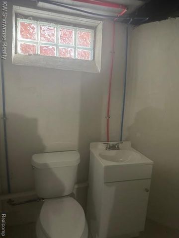 8282 Sussex Street, Detroit, MI 48228