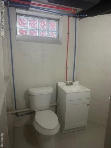 8282 Sussex Street, Detroit, MI 48228