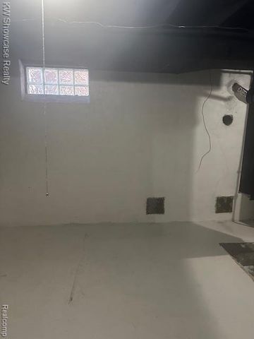 8282 Sussex Street, Detroit, MI 48228