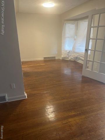 8282 Sussex Street, Detroit, MI 48228