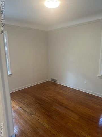 8282 Sussex Street, Detroit, MI 48228