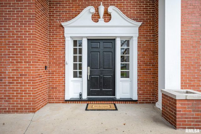 6526 N Saint Marys Road, Peoria, IL 61614