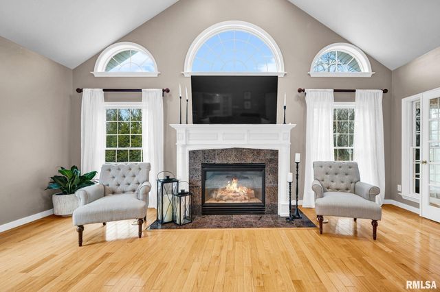 6526 N Saint Marys Road, Peoria, IL 61614