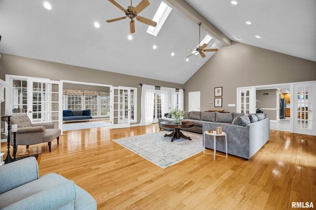 6526 N Saint Marys Road, Peoria, IL 61614