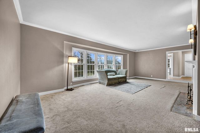 6526 N Saint Marys Road, Peoria, IL 61614