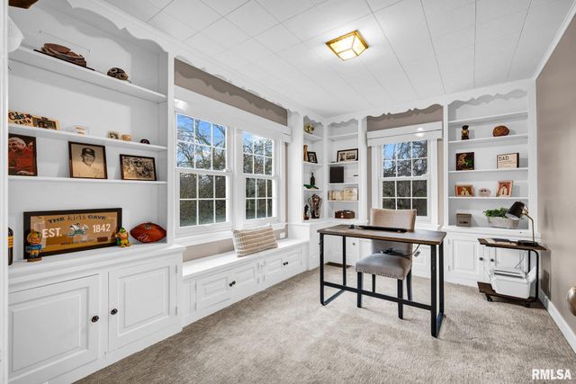 6526 N Saint Marys Road, Peoria, IL 61614