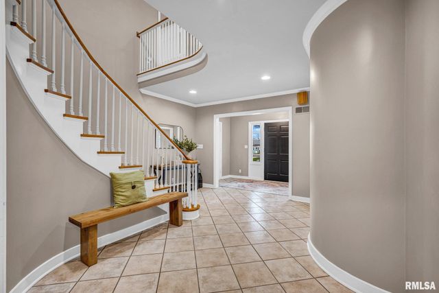 6526 N Saint Marys Road, Peoria, IL 61614