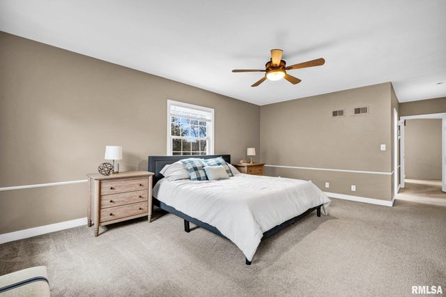 6526 N Saint Marys Road, Peoria, IL 61614