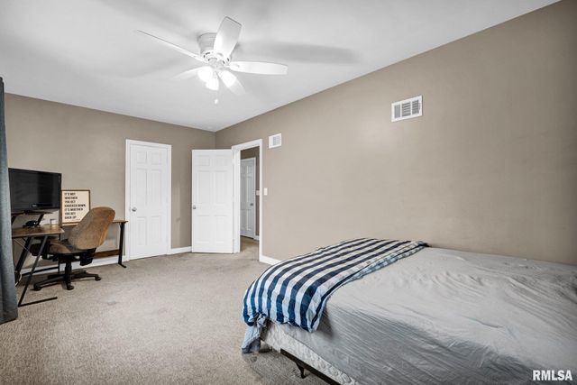 6526 N Saint Marys Road, Peoria, IL 61614