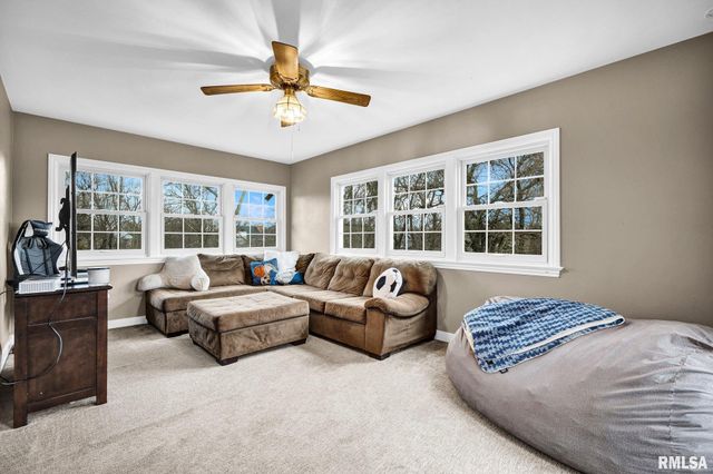 6526 N Saint Marys Road, Peoria, IL 61614