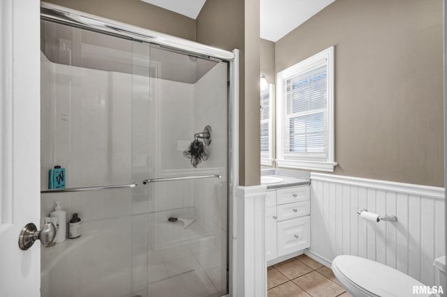 6526 N Saint Marys Road, Peoria, IL 61614