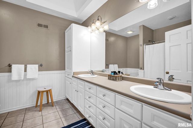 6526 N Saint Marys Road, Peoria, IL 61614