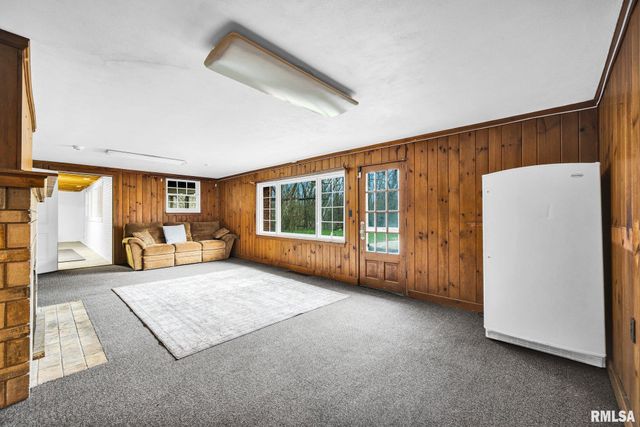 6526 N Saint Marys Road, Peoria, IL 61614