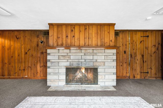 6526 N Saint Marys Road, Peoria, IL 61614