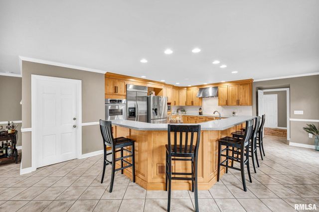 6526 N Saint Marys Road, Peoria, IL 61614