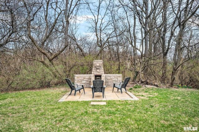 6526 N Saint Marys Road, Peoria, IL 61614