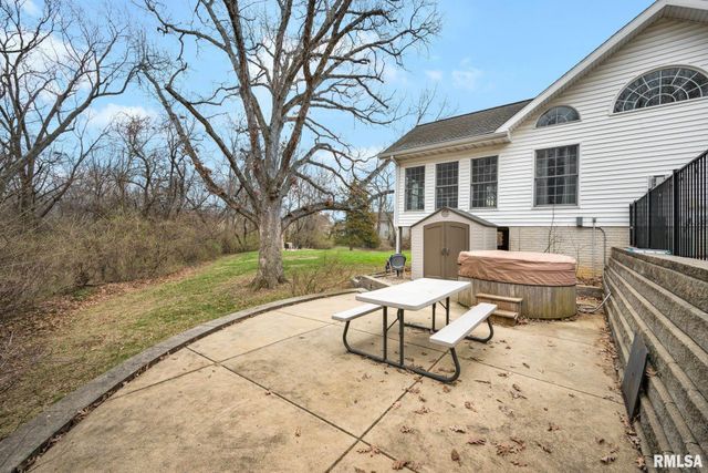 6526 N Saint Marys Road, Peoria, IL 61614