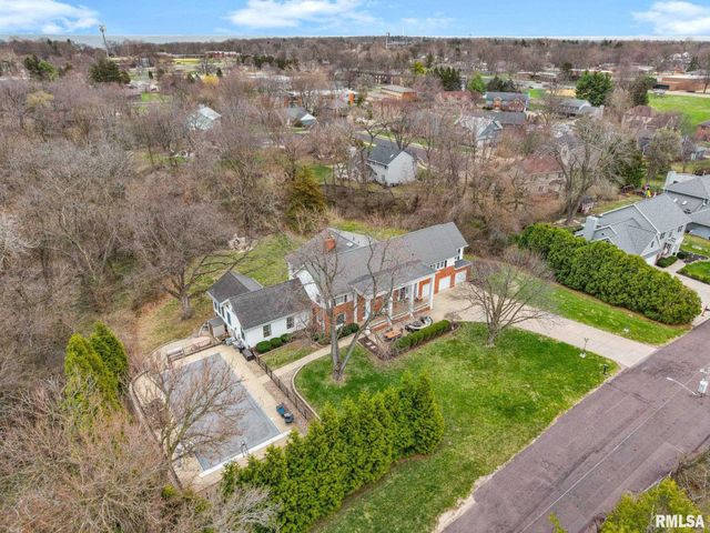 6526 N Saint Marys Road, Peoria, IL 61614