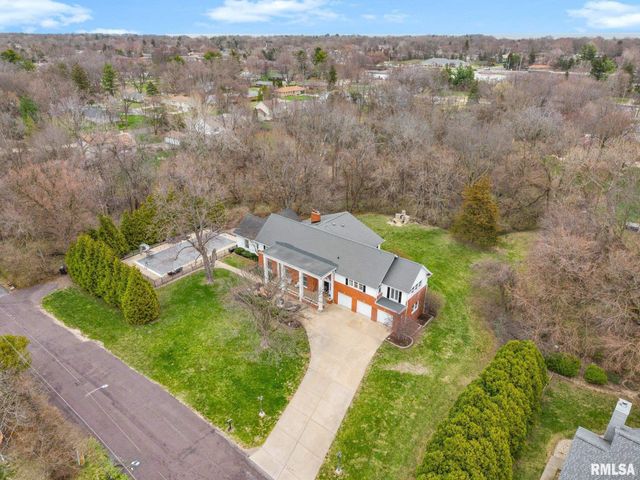 6526 N Saint Marys Road, Peoria, IL 61614