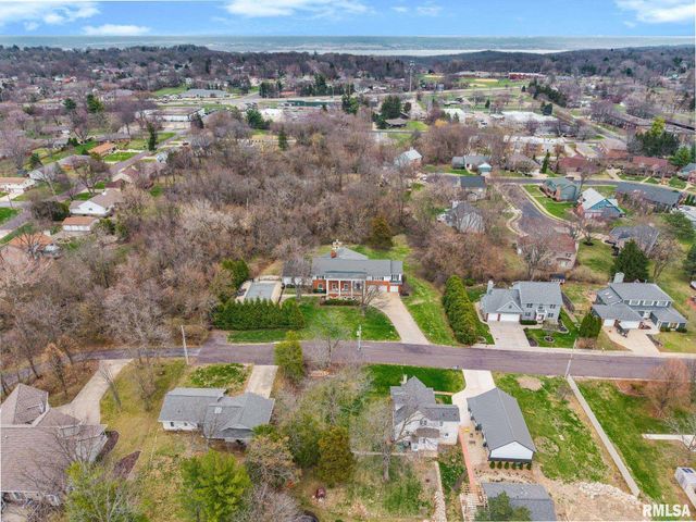 6526 N Saint Marys Road, Peoria, IL 61614