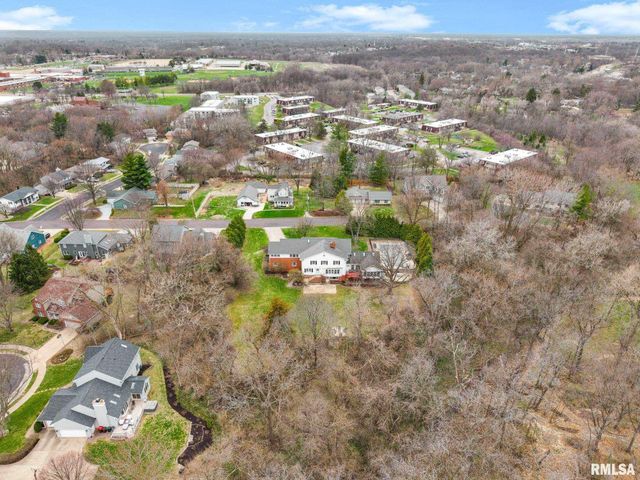 6526 N Saint Marys Road, Peoria, IL 61614