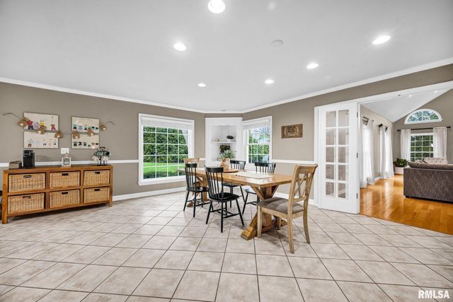 6526 N Saint Marys Road, Peoria, IL 61614