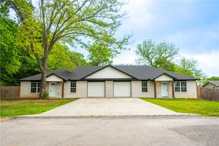 517 N Oak Hill Street, Siloam Springs, AR 72761