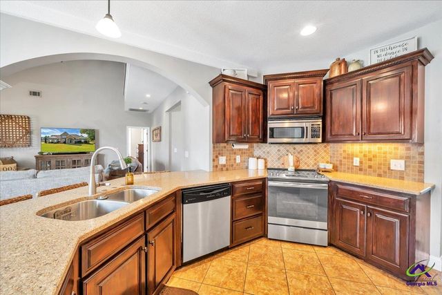 200 Yale Circle, Bonaire, GA 31005