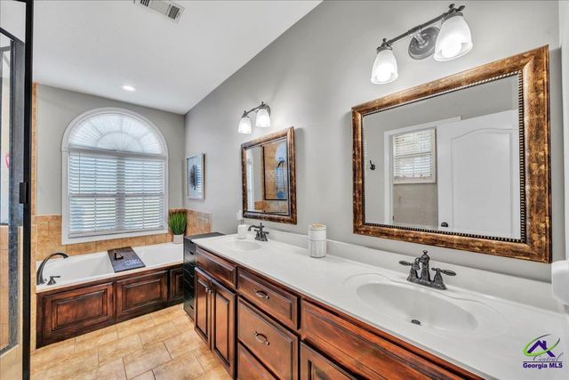 200 Yale Circle, Bonaire, GA 31005