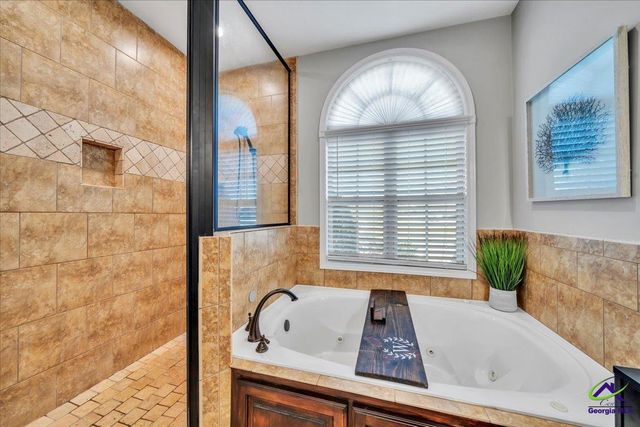 200 Yale Circle, Bonaire, GA 31005