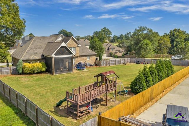 200 Yale Circle, Bonaire, GA 31005
