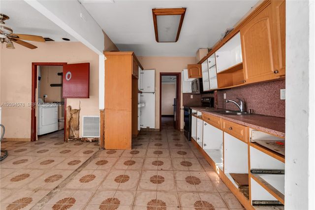 4730 W 8th Avenue, Hialeah, FL 33012