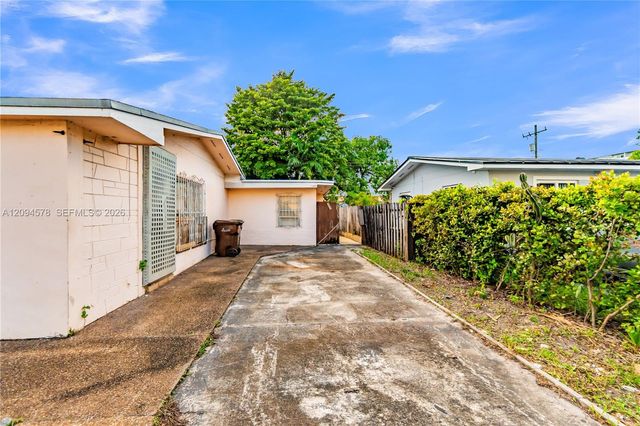 4730 W 8th Avenue, Hialeah, FL 33012