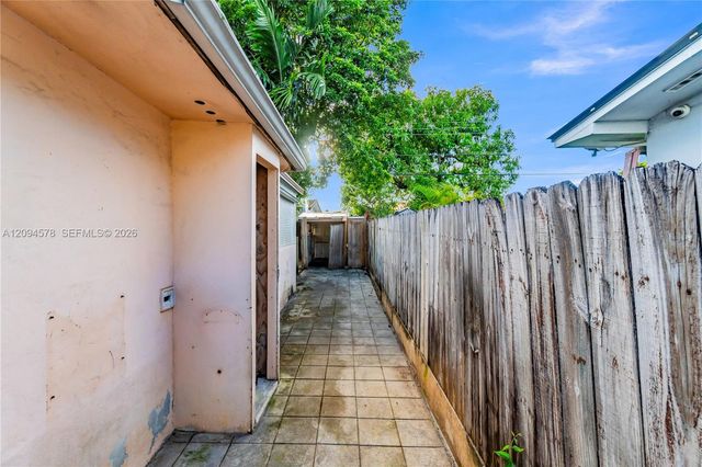 4730 W 8th Avenue, Hialeah, FL 33012