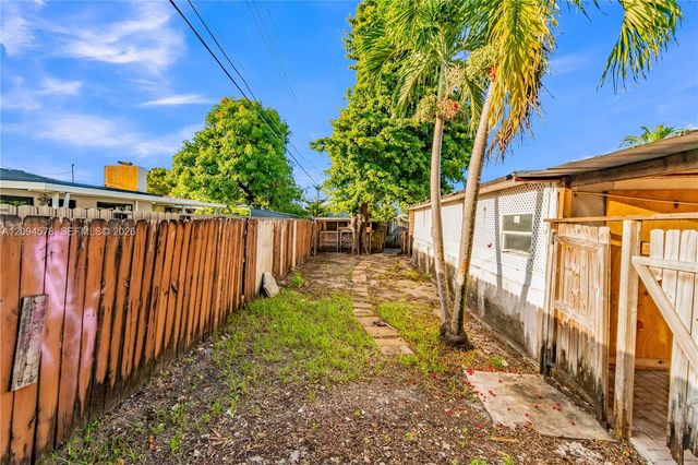 4730 W 8th Avenue, Hialeah, FL 33012