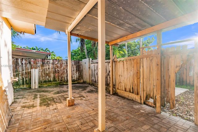 4730 W 8th Avenue, Hialeah, FL 33012