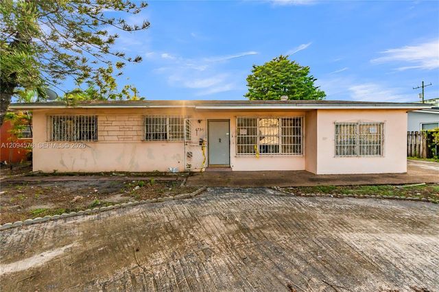 4730 W 8th Avenue, Hialeah, FL 33012