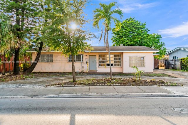 4730 W 8th Avenue, Hialeah, FL 33012