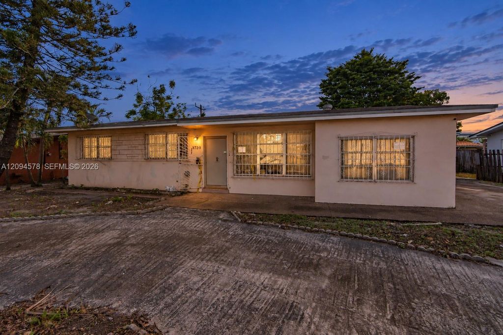 4730 W 8th Avenue, Hialeah, FL 33012