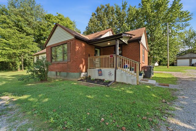 198 Clearview Rd, Cottontown, TN 37048