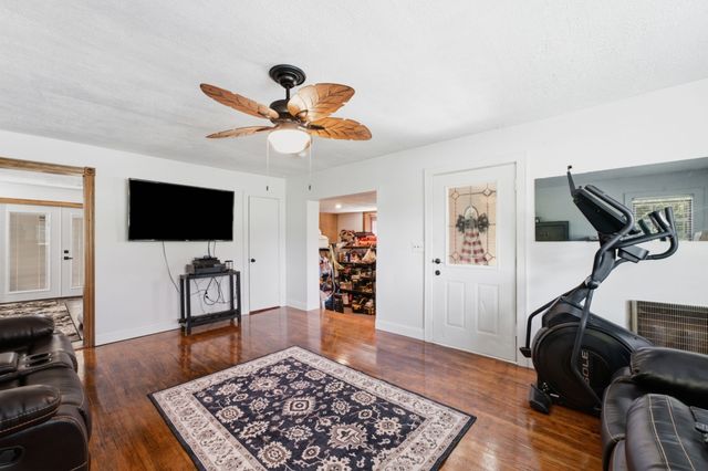 198 Clearview Rd, Cottontown, TN 37048