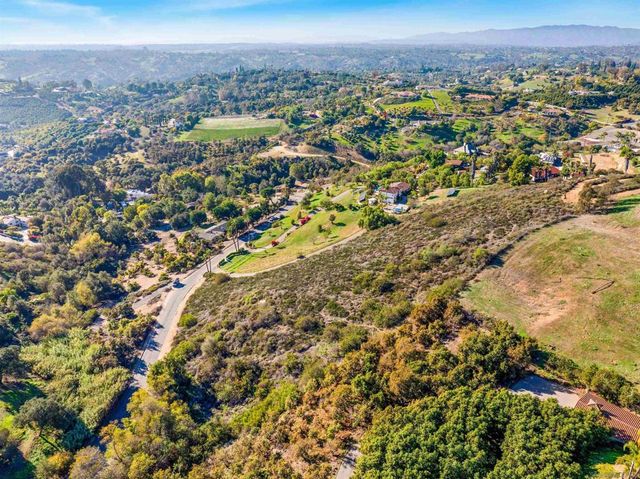 3770 Peony Dr, Fallbrook, CA 92028