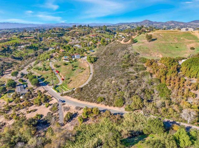 3770 Peony Dr, Fallbrook, CA 92028