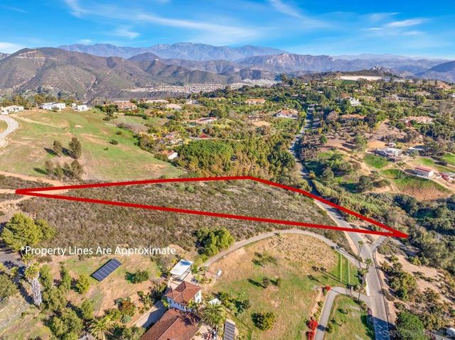 3770 Peony Dr, Fallbrook, CA 92028
