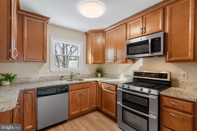 5606 ROUNDTREE DR, Woodbridge, VA 22193