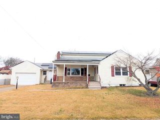 12 GODFREY DR, Hamilton, NJ 08610