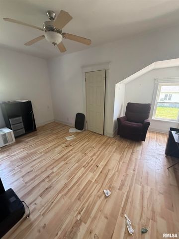 1800 N 9th Street, Springfield, IL 62702