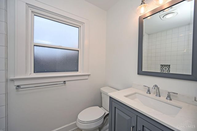 3067 Henshaw Avenue, Cincinnati, OH 45225